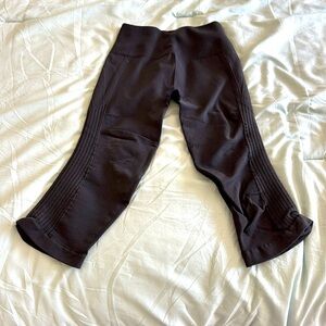 Lululemon Ebb to Flow Crop Tight